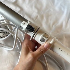 MONAT Beach Waver Curling Iron 1.5 inch Good Used Condition